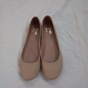 Mix No. 6 Beige Danzey Flats Size 6